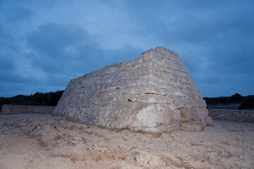 Naveta des Tudons, año  1000 antes de Jesucristo. Ciutadella de Menorca. Islas Baleares. España. © Tolo