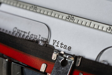 Draw up a CV with the typewriter - obrazy, fototapety, plakaty
