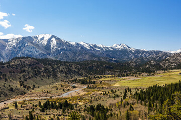 Fototapeta na wymiar Peaks of Sierra Nevada mountains in the USA