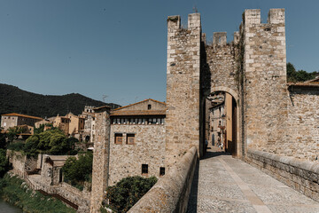 Obraz premium Landscape from the bridge in Besalu village, Costa Brava. Spain.