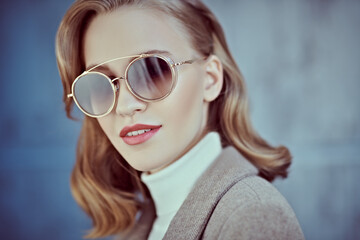 Naklejka premium modern business woman