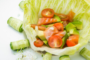 Leaf vegetable salad with smoked salmon