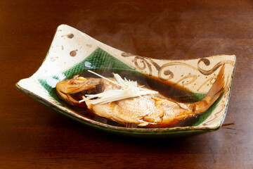 鯛の煮付け（左振り）