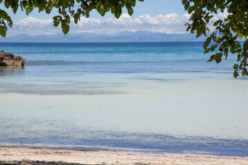 Fototapeta na wymiar Summer season vacation on an tropical island paradise white beach
