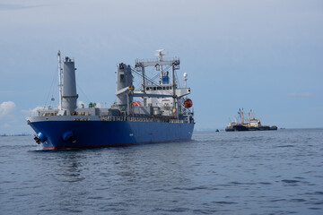 Naklejka premium Crude oil transportation barge for trade