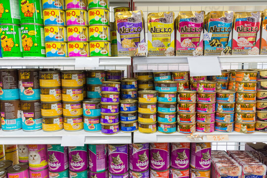 Many types of pet food in pet shop