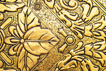 装飾を施された黄金