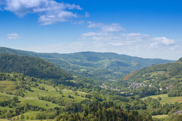 Fototapeta na wymiar Vallée de la Cère, Cantal