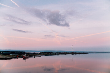 Sonnenuntergang am Ringkøbing-Fjord im Hafen von Hvide Sande