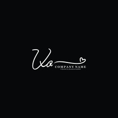 Obraz premium VO initials signature logo. Handwriting logo vector templates. Hand drawn Calligraphy lettering Vector illustration. 