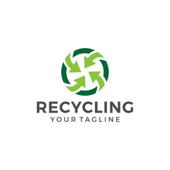 Fototapeta premium Recycle logo or icon template vector design illustration 
