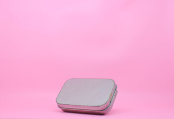 Small tin box used for watercolor portable palette