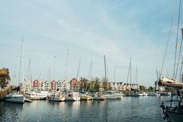 Fototapeta premium Streifzug am herbstlichen Ryck in Greifswald - Spaziergang am Wasser