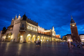 Obraz premium lonja de los Paños o Sukiennice edificio renacentista, Rynek Główny , plaza del mercado, Cracovia , voivodato de Pequeña Polonia,Polonia, eastern europe