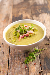 dry green pea soup with cream and bacon