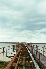 Brücke an der Elbe bei Stade-Bützfleth