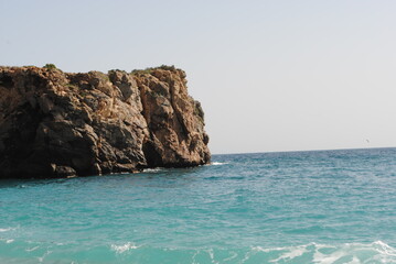 acantilado en una playa