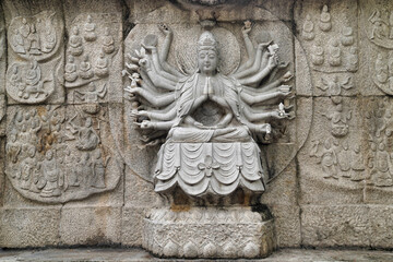 Fototapeta na wymiar The Thousand-Hand Thousand-Eye Guanyin Bodhisattva