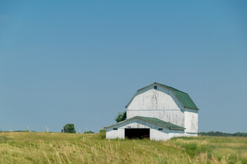 white barn 3