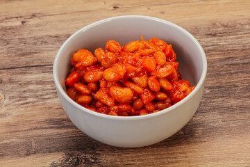 Baked kidney with tomato and pepper