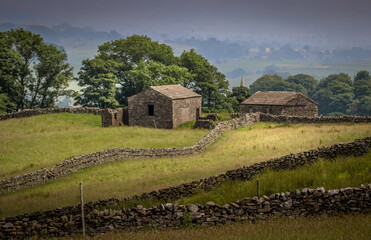 Fototapeta na wymiar barns in rural england