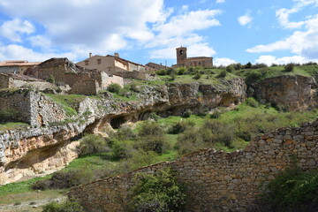 Fototapeta na wymiar Vistas al pueblo de Caracena, Soria