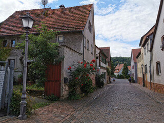 Straße in der Altstadt von Marktheidenfeld am Main in Bayern