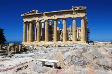 Obraz premium Greece, Athens, June 18 2020 - View of the archaeological site of the Acropolis with Parthenon temple in the background.