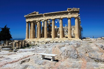 Obraz premium Greece, Athens, June 18 2020 - View of the archaeological site of the Acropolis with Parthenon temple in the background.