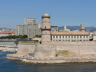 Obraz premium fort saint jean marseille depuis le jardin pharo