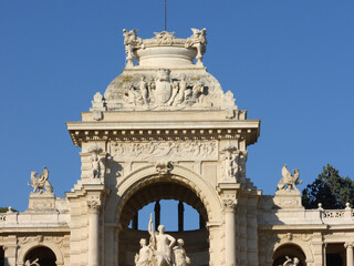 Fototapeta na wymiar monument Parc Longchamp Marseille