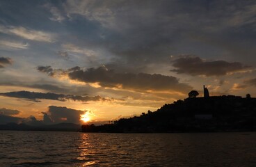 Increíble atardecer en la isla de Janitzio en Michoacan México