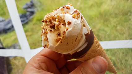 Cornet de glace praline vanille