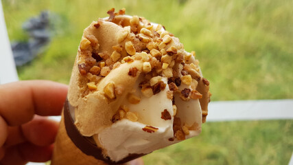 Cornet de glace praline vanille
