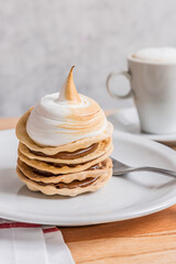 thousand leaves of dulce de leche with coffee