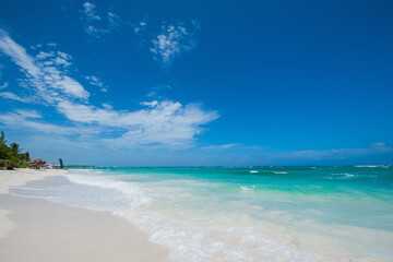 Caribbean sea at noon, white sands.