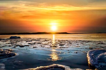Obraz premium Sunset during a cold winter evening
