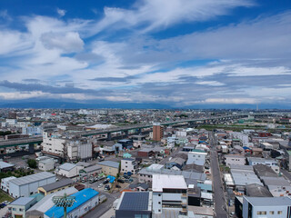 Fototapeta premium 航空撮影した日本の街と道路の風景