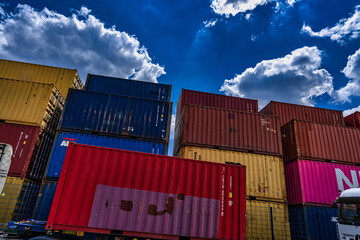 ISO-Container gestapelt