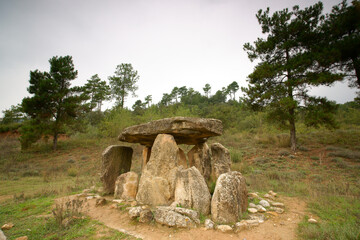 Dolmen de Sòls de Riu.Rialb.Lleida.Cordillera pirenaica.Catalunya.España. © Tolo