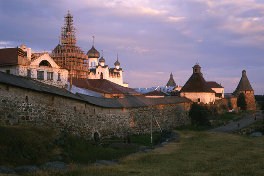 Solovki. Walls of the Spaso- Preobrazhensky monastery (1429), (2005). Arkhangelsk region.