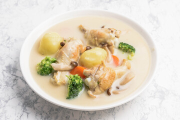 チキンクリームシチュー