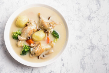 チキンクリームシチュー