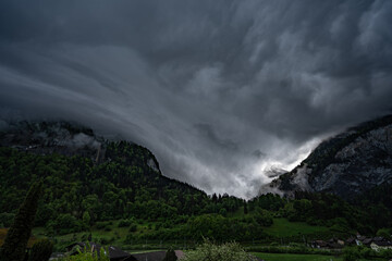 Gündlischwand Zweilütschinen dramatsicher Himmel Sturm, Gewitter Lauterbrunnental 