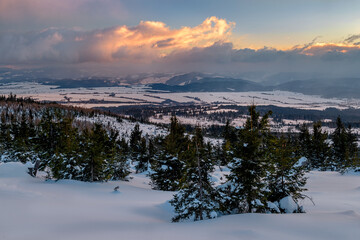 Obraz premium beautiful landscape with valleys, lakes and rivers in High Tatras