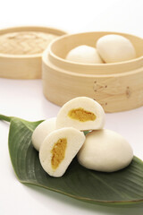 Steamed buttermilk buns