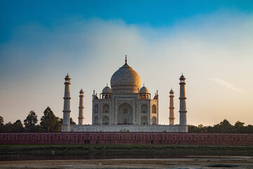 Fototapeta na wymiar A view of the Taj Mahal from north bank of the Yamuna River in Agra
