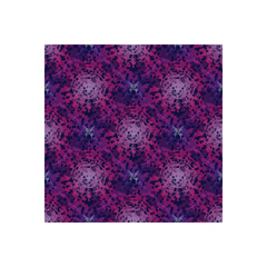 Vector seamless diagonal web background. Trendy violet back