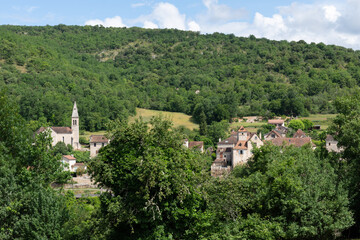 Fototapeta na wymiar Village de Bouziès, Lot, Occitanie