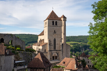 Fototapeta na wymiar Église Saint-Cirq-et-Sainte-Juliette de Saint-Cirq-Lapopie